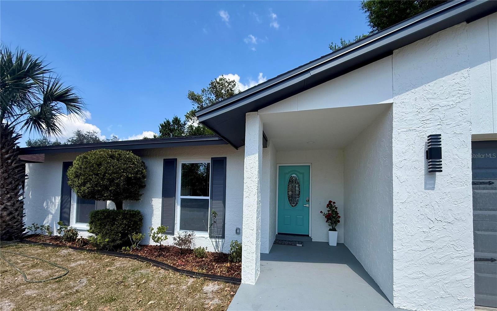 Image 2 of 12 For 214 Alderwood Street