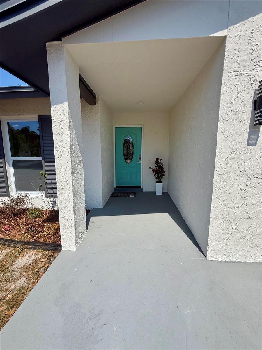 Image 3 of 12 For 214 Alderwood Street