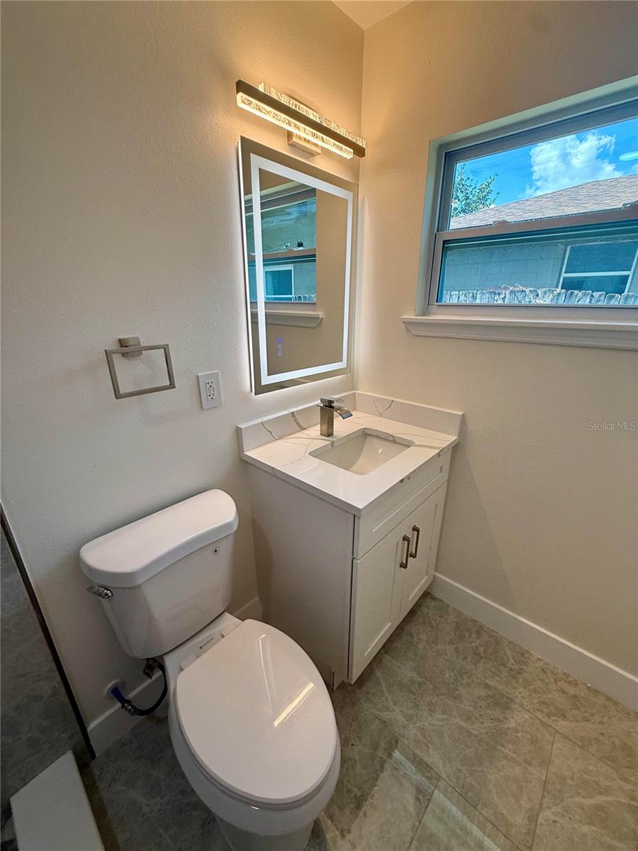 Image 8 of 12 For 214 Alderwood Street