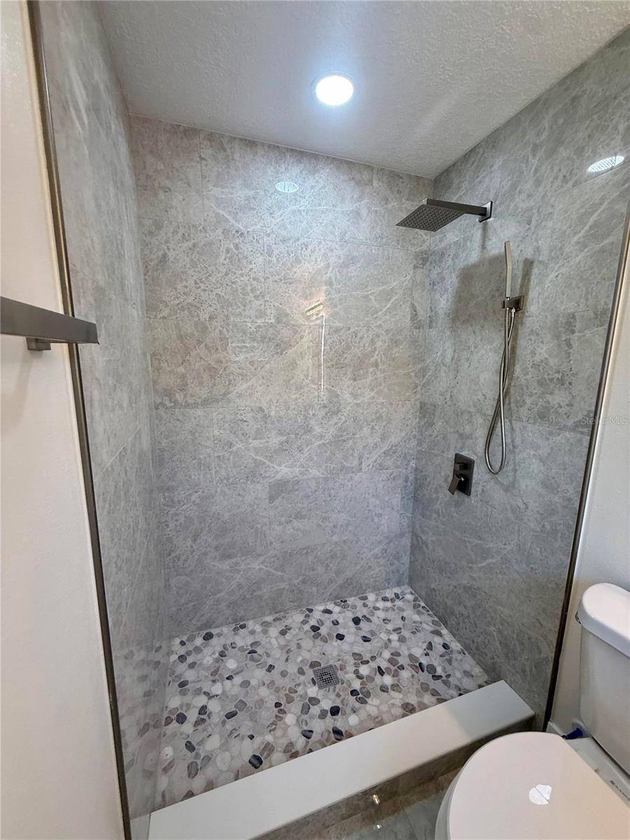 Image 9 of 12 For 214 Alderwood Street