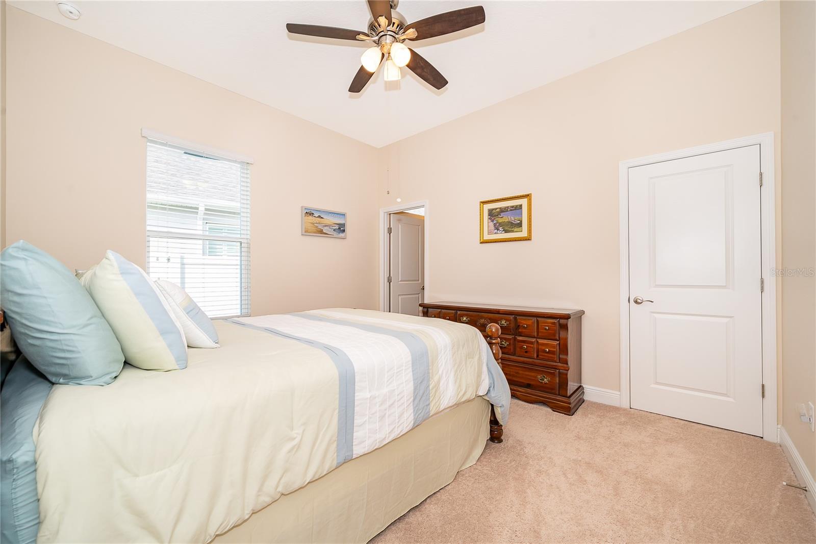 Image 19 of 38 For 15527 Sweet Orange Avenue