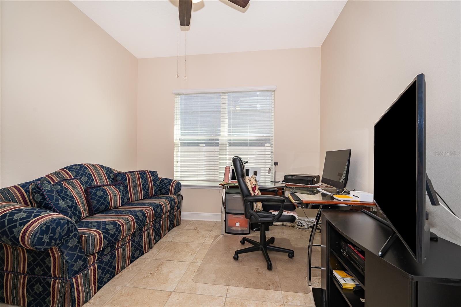 Image 23 of 38 For 15527 Sweet Orange Avenue