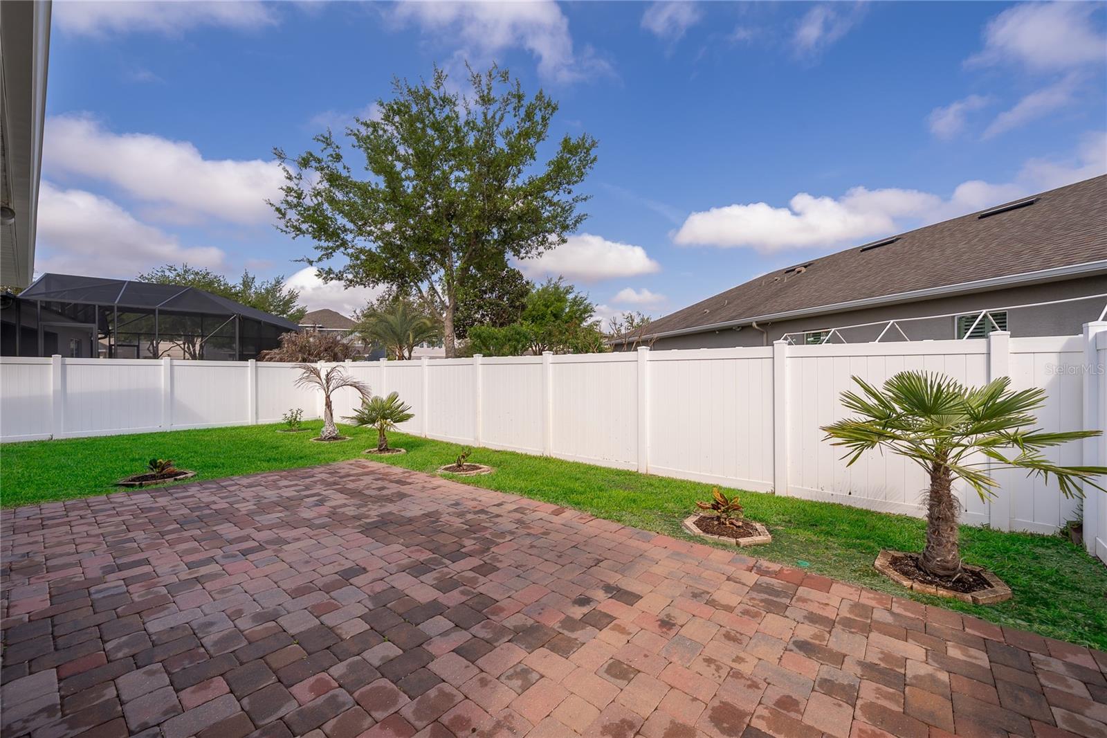 Image 28 of 38 For 15527 Sweet Orange Avenue