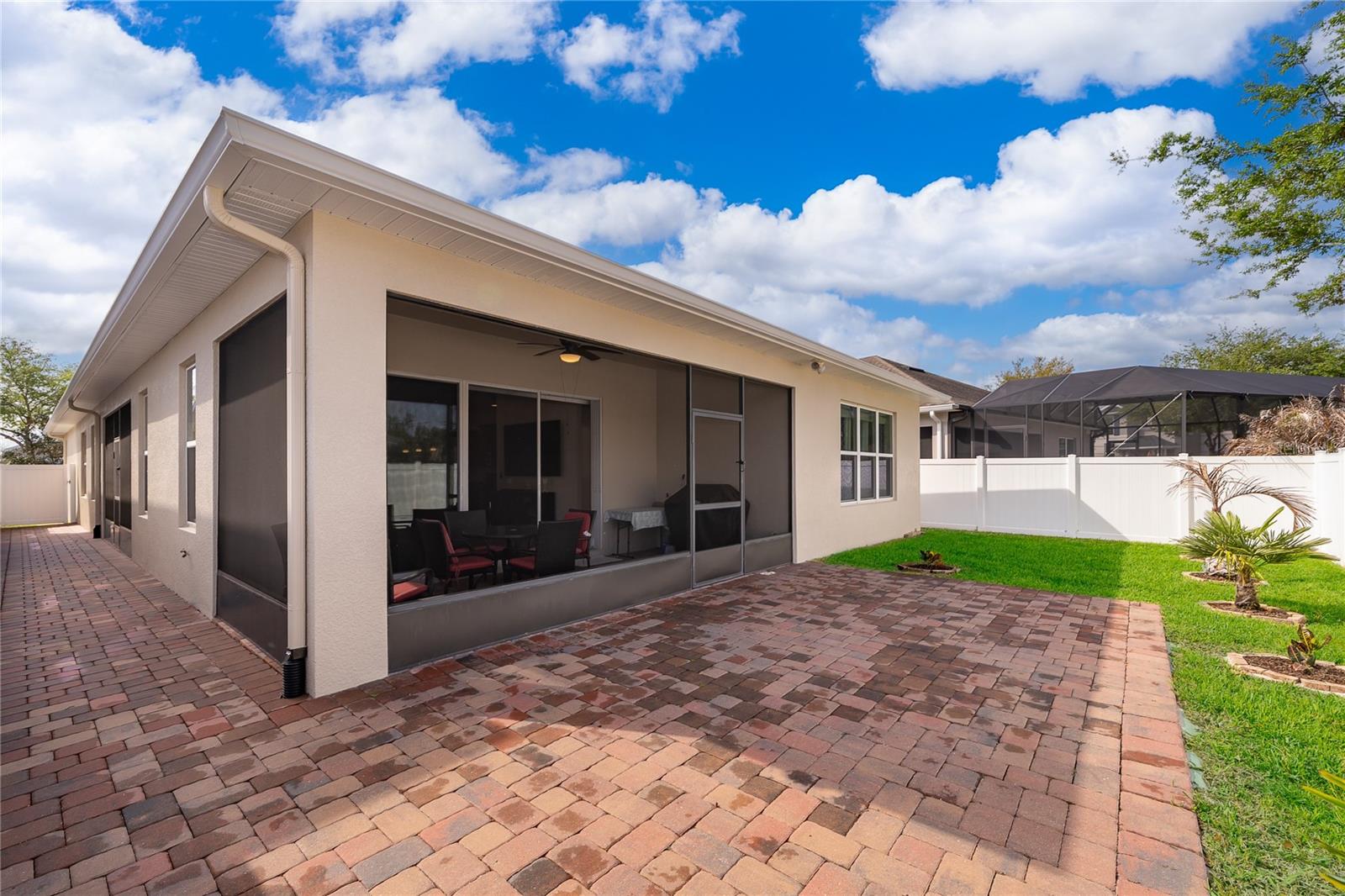 Image 29 of 38 For 15527 Sweet Orange Avenue