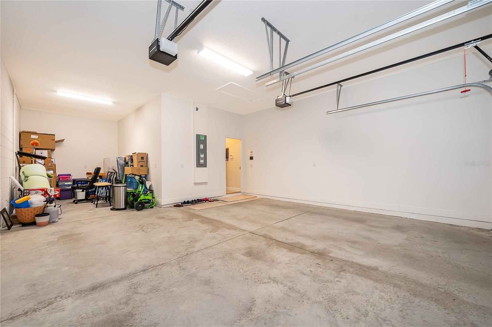 Image 31 of 38 For 15527 Sweet Orange Avenue