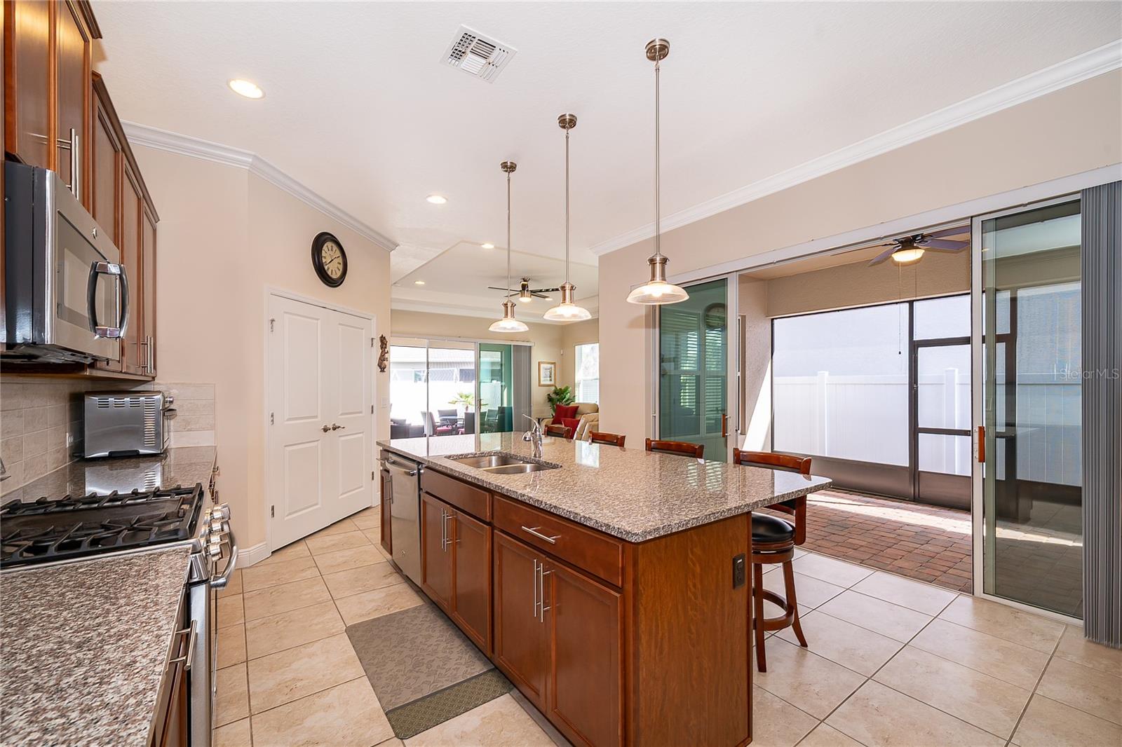 Image 9 of 38 For 15527 Sweet Orange Avenue