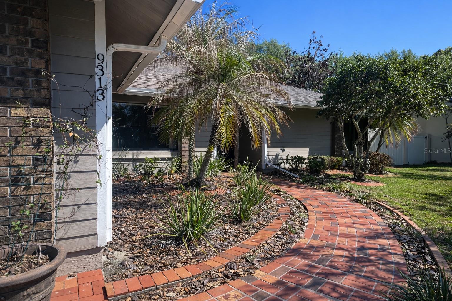 Image 5 of 22 For 9313 Palm Tree Drive