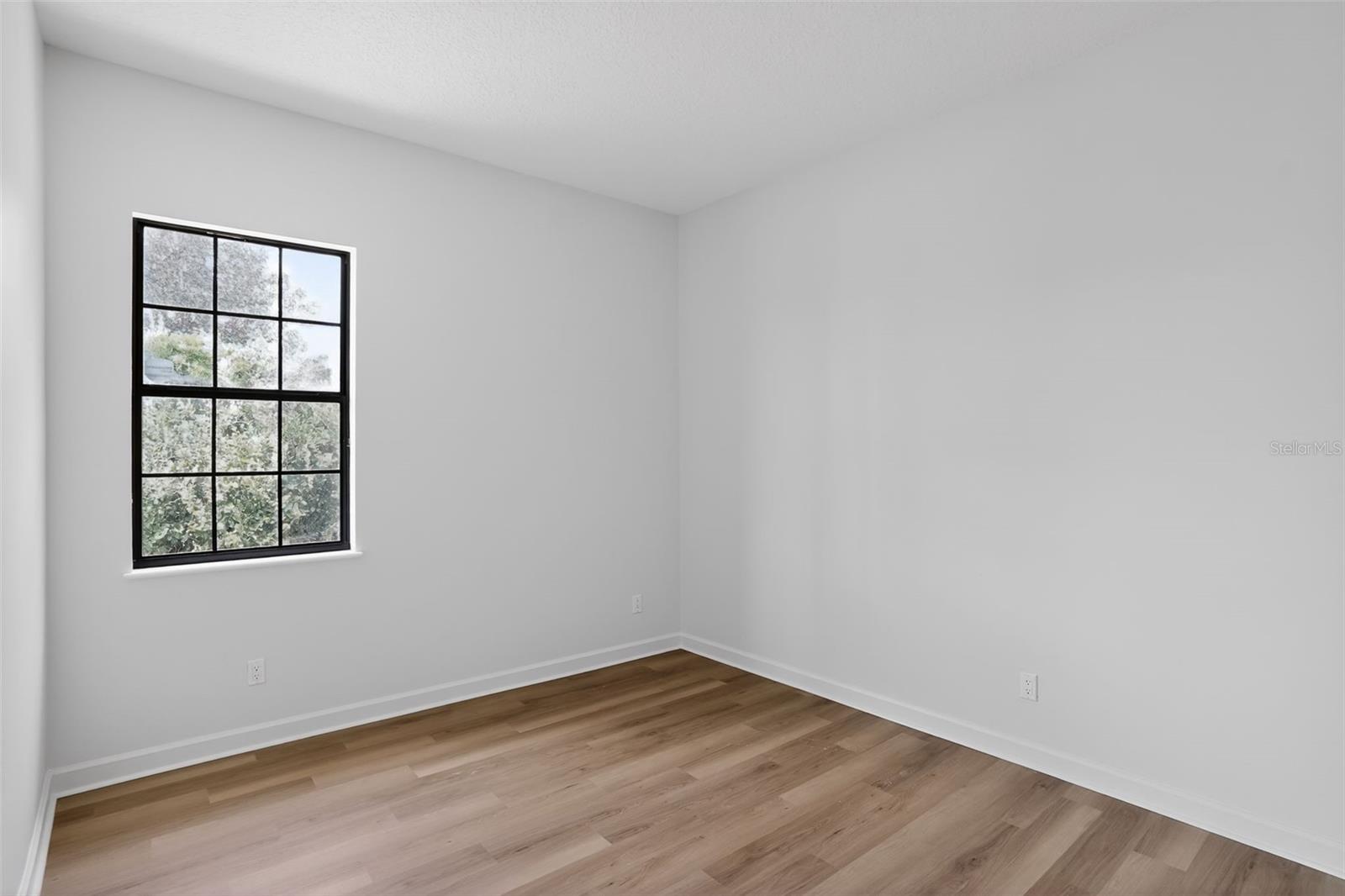 Image 14 of 39 For 9052 Paolos Place