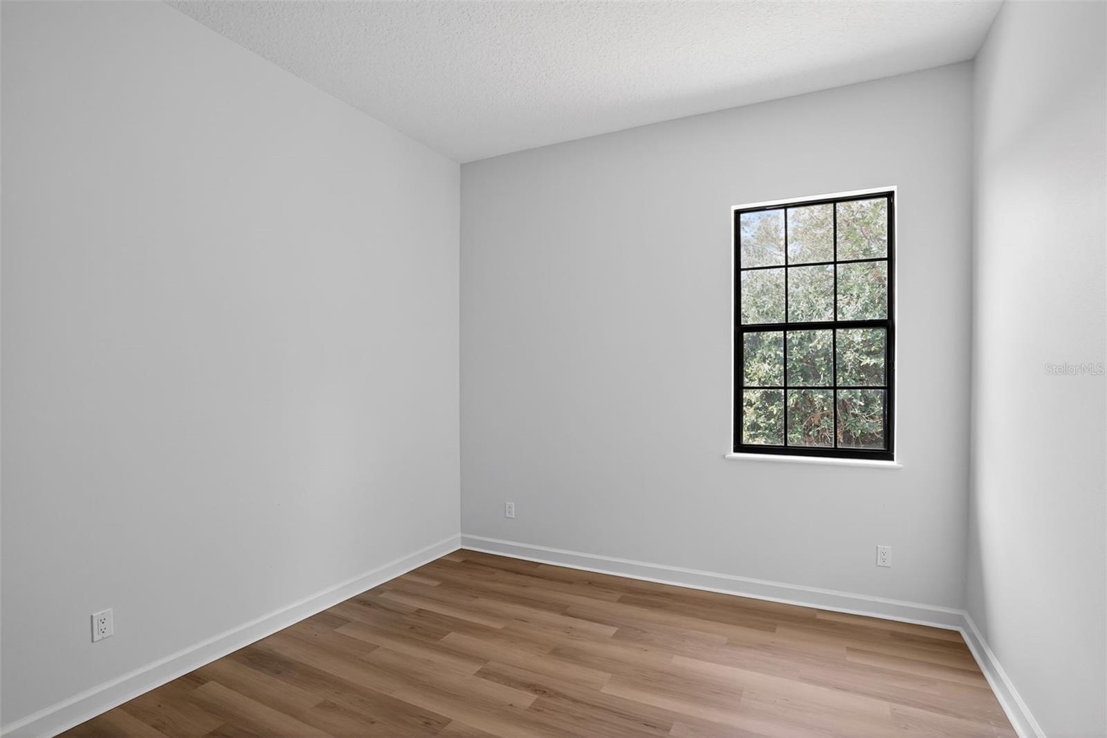 Image 15 of 39 For 9052 Paolos Place