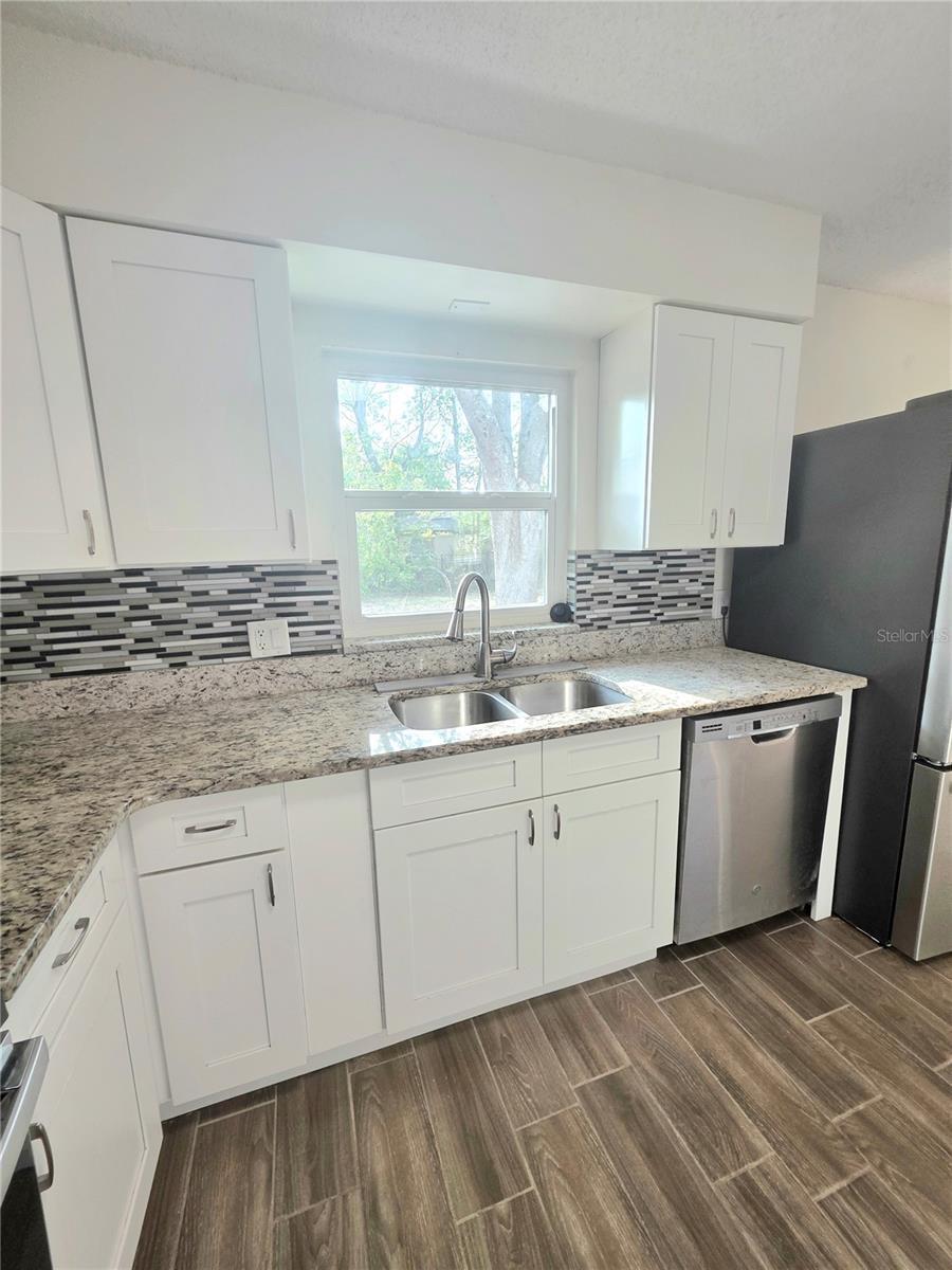 Image 15 of 35 For 2932 Ahern Drive