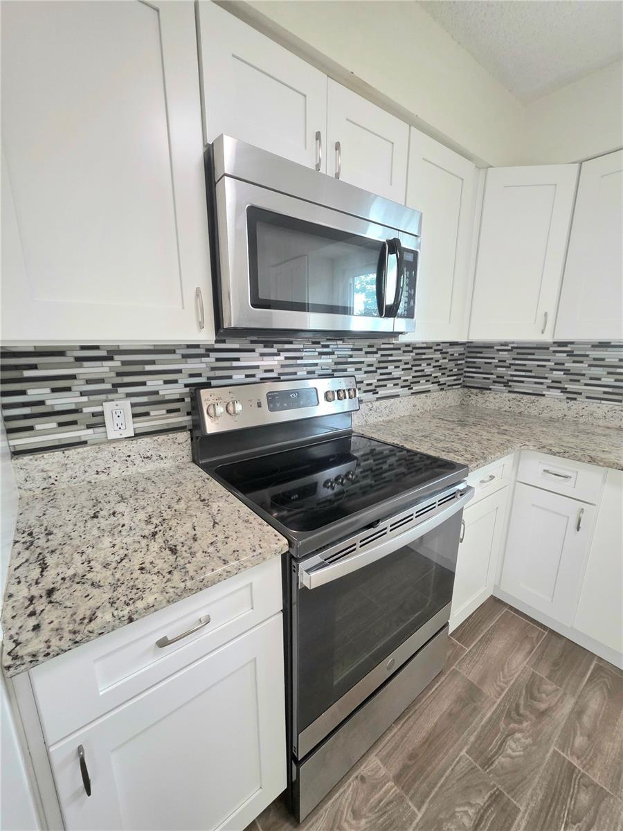 Image 16 of 35 For 2932 Ahern Drive