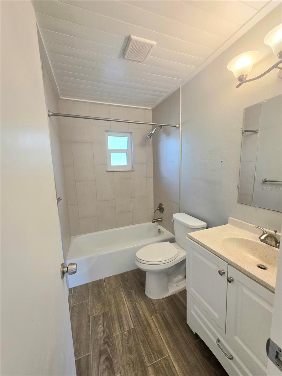 Image 18 of 35 For 2932 Ahern Drive