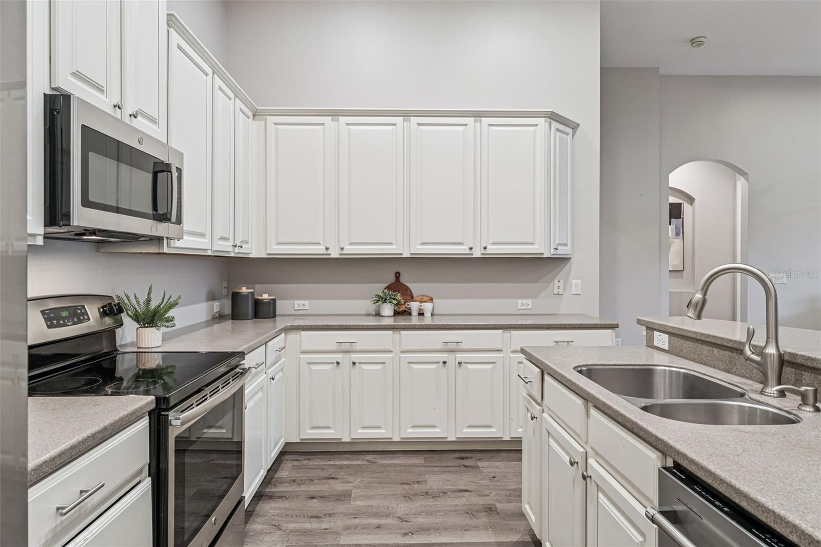 Image 6 of 24 For 13145 Zori Lane