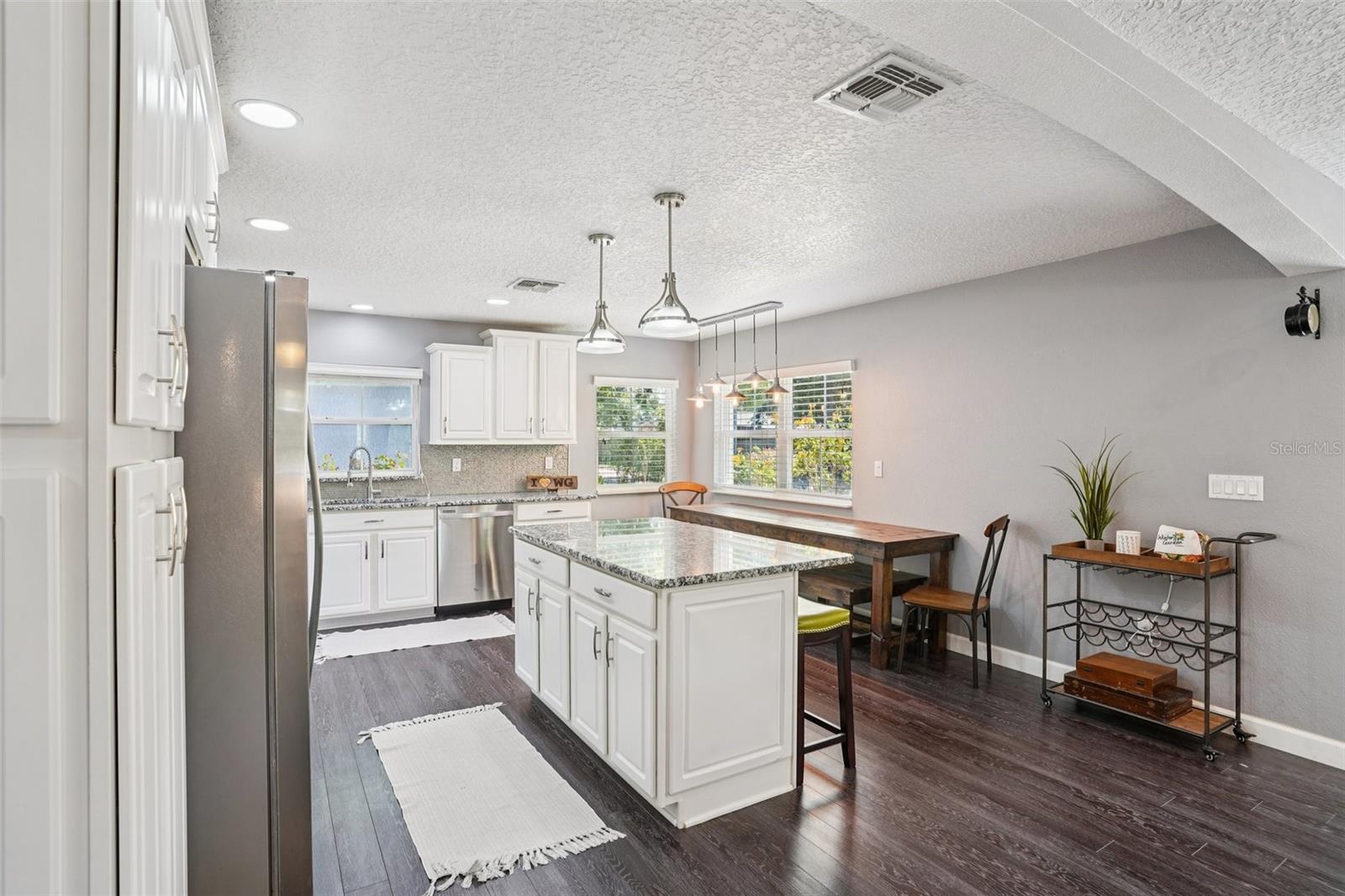 Image 16 of 72 For 327 Lakeview Avenue