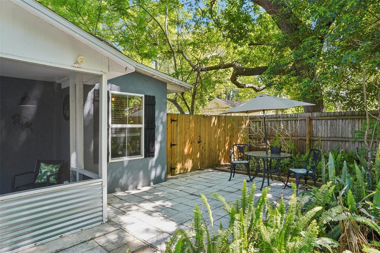 Image 38 of 72 For 327 Lakeview Avenue