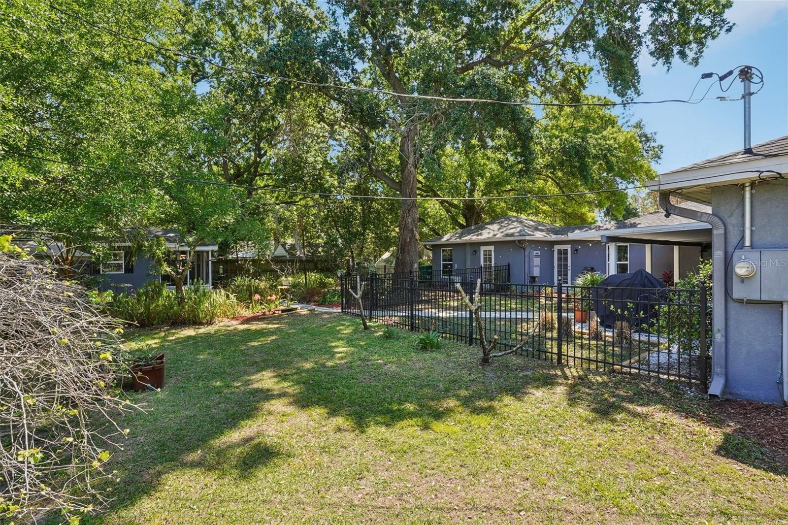 Image 54 of 72 For 327 Lakeview Avenue