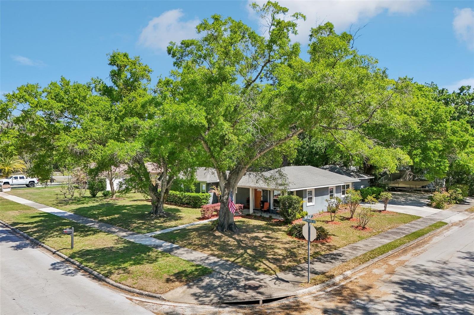 Image 57 of 72 For 327 Lakeview Avenue