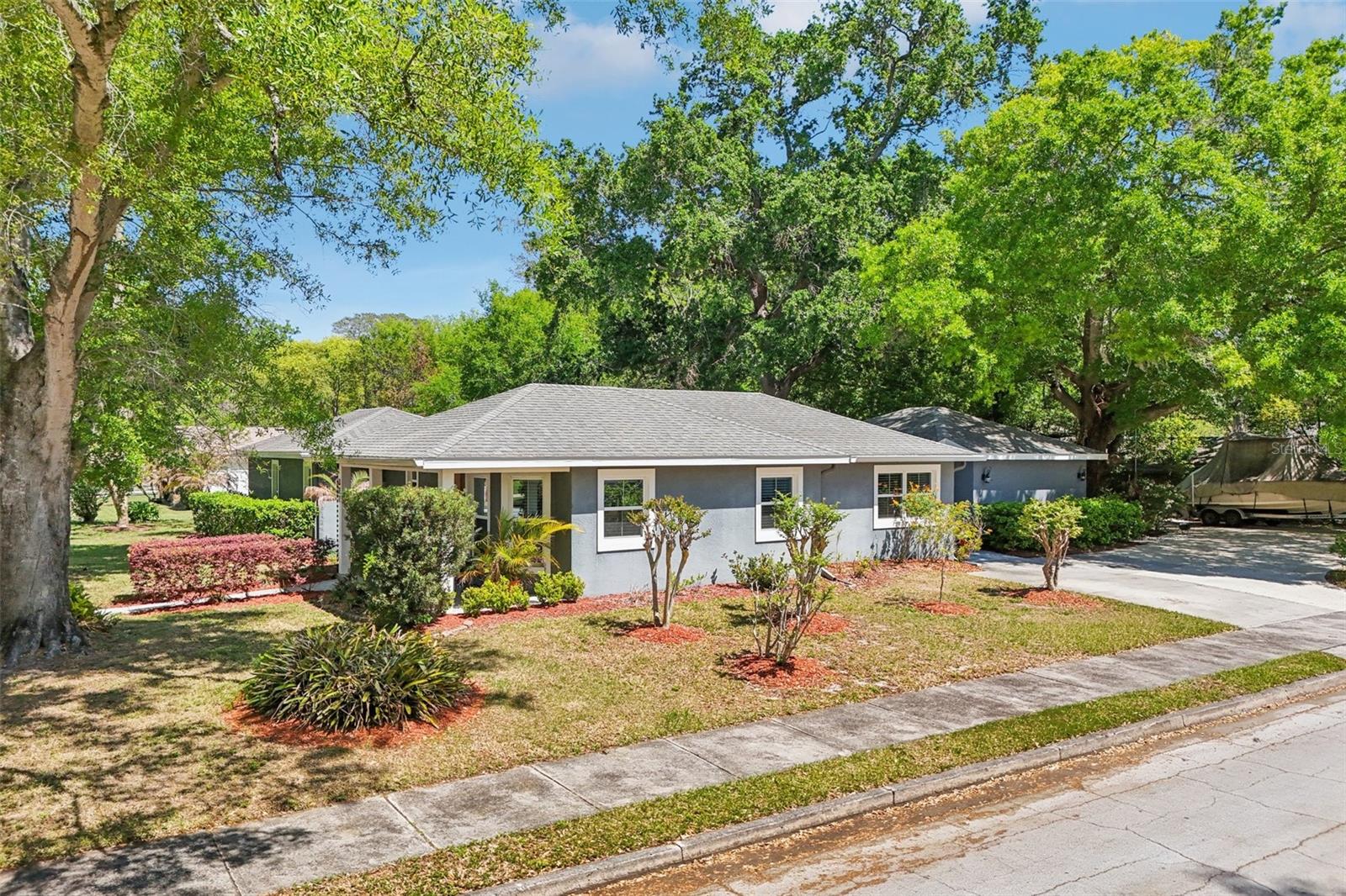 Image 58 of 72 For 327 Lakeview Avenue