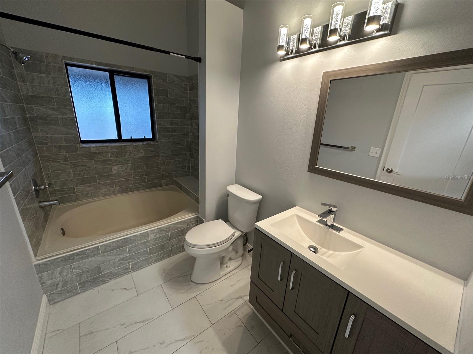 Image 10 of 17 For 444 Morning Glory Drive