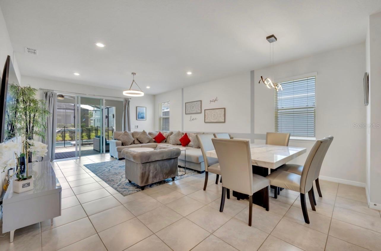 Image 12 of 80 For 7204 Oakmoss Loop