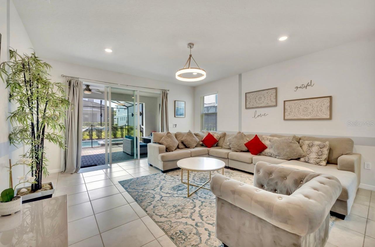 Image 13 of 80 For 7204 Oakmoss Loop