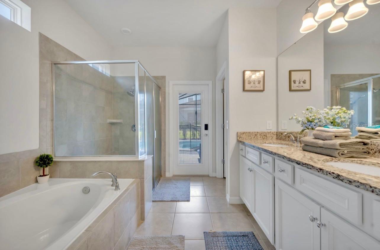 Image 19 of 80 For 7204 Oakmoss Loop