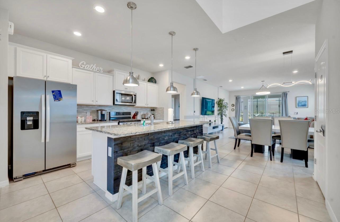 Image 5 of 80 For 7204 Oakmoss Loop