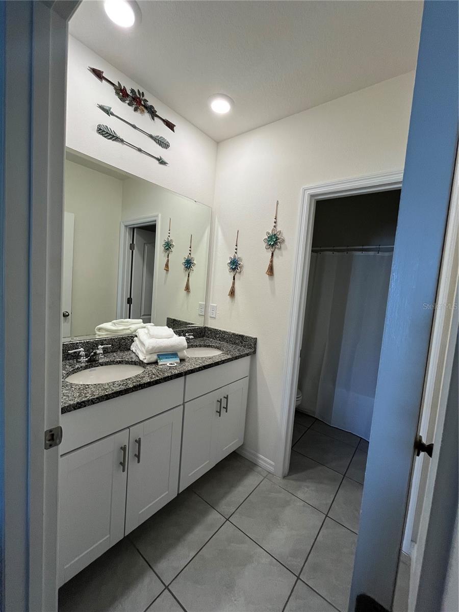 Image 31 of 47 For 5117 Oakbourne Avenue