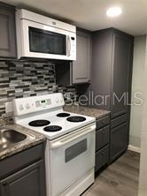 Image 2 of 13 For 915 Oak Ridge Road B