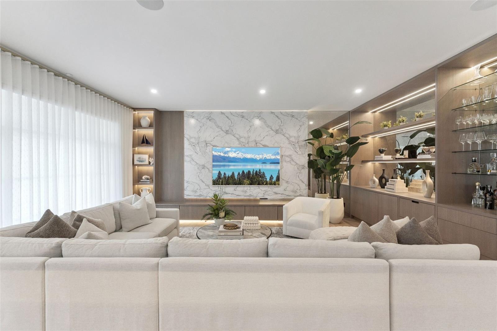 Image 5 of 38 For 621 Huntington Avenue