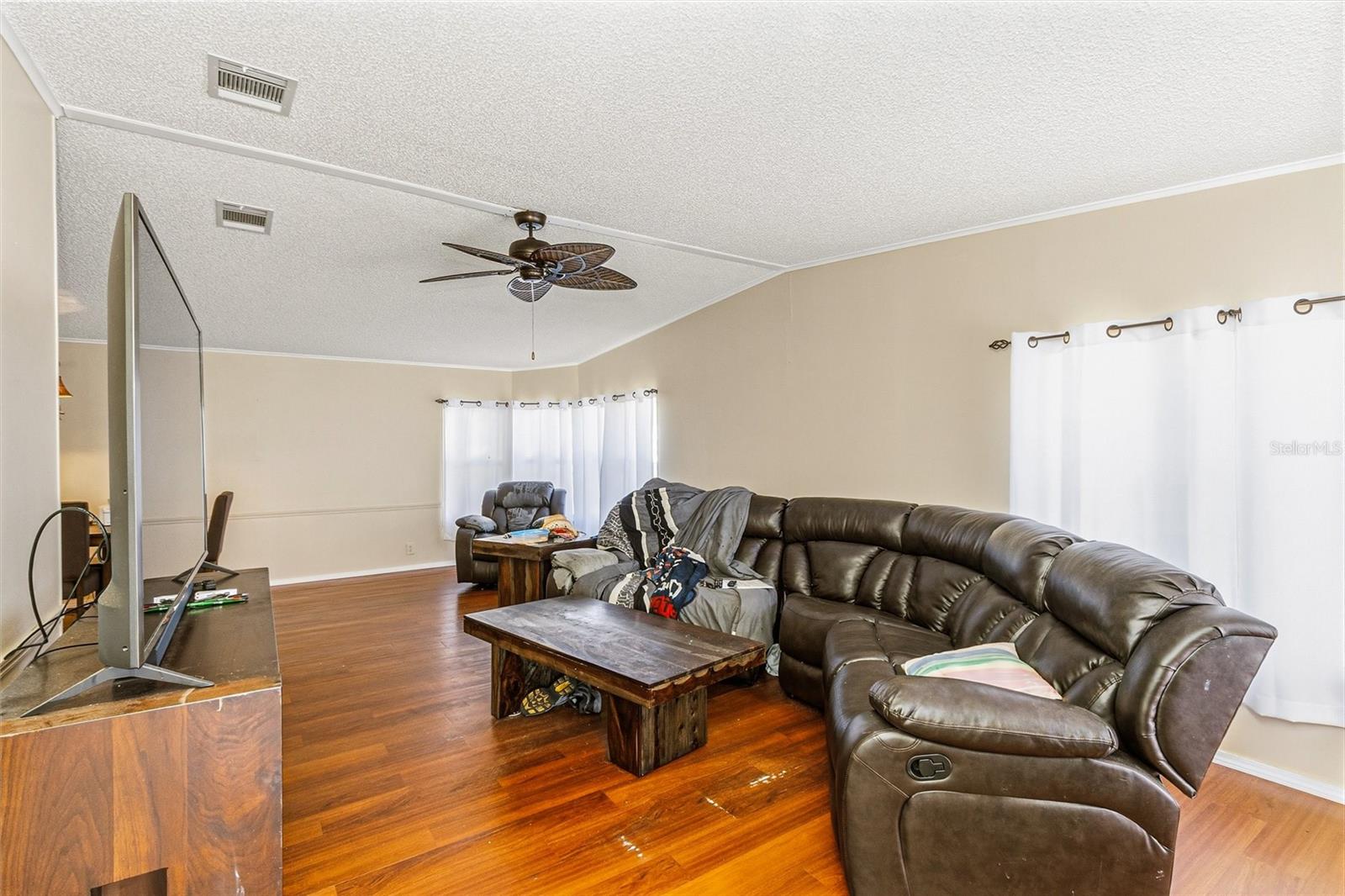 Image 16 of 80 For 917 Cypress Street