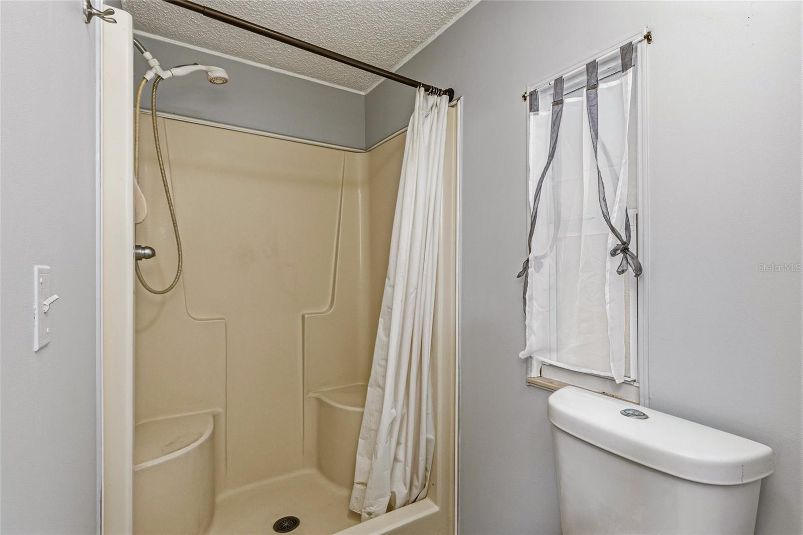 Image 31 of 80 For 917 Cypress Street