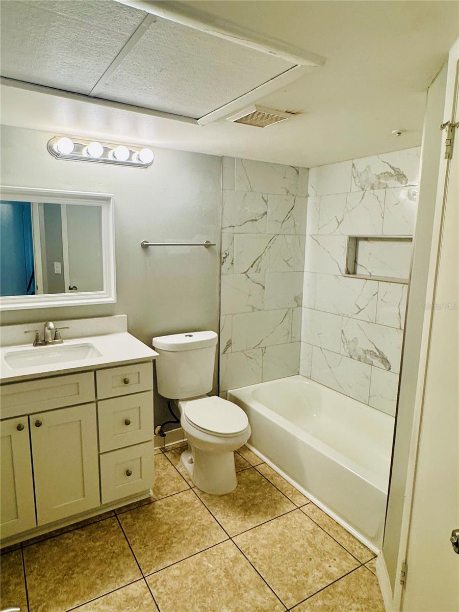 Image 13 of 16 For 385 Woodside Drive 201