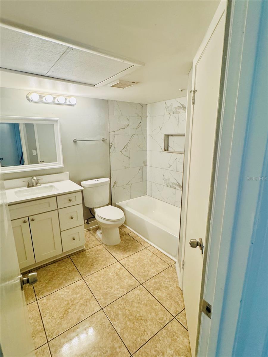 Image 14 of 16 For 385 Woodside Drive 201