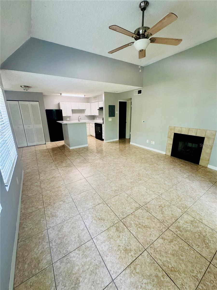 Image 6 of 16 For 385 Woodside Drive 201