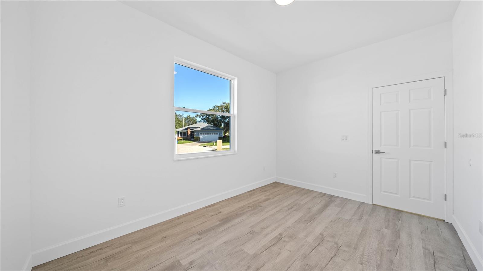 Image 12 of 41 For 703 Fox Gate Court