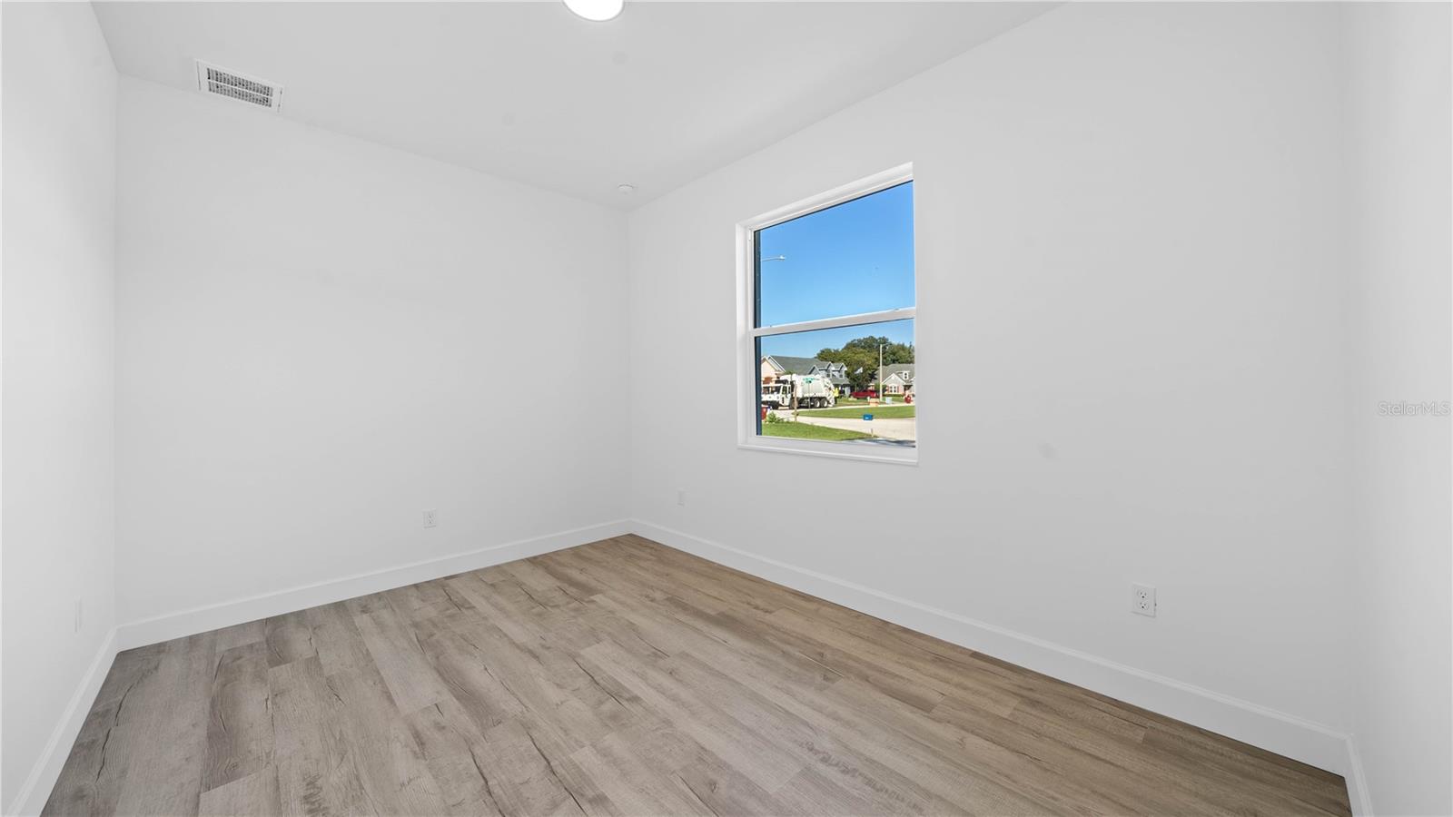 Image 13 of 41 For 703 Fox Gate Court