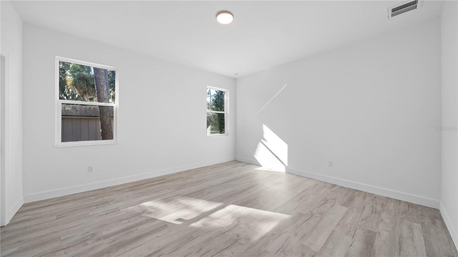 Image 19 of 41 For 703 Fox Gate Court