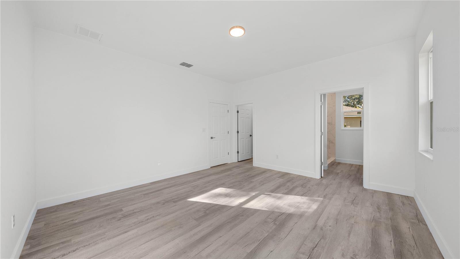 Image 23 of 41 For 703 Fox Gate Court