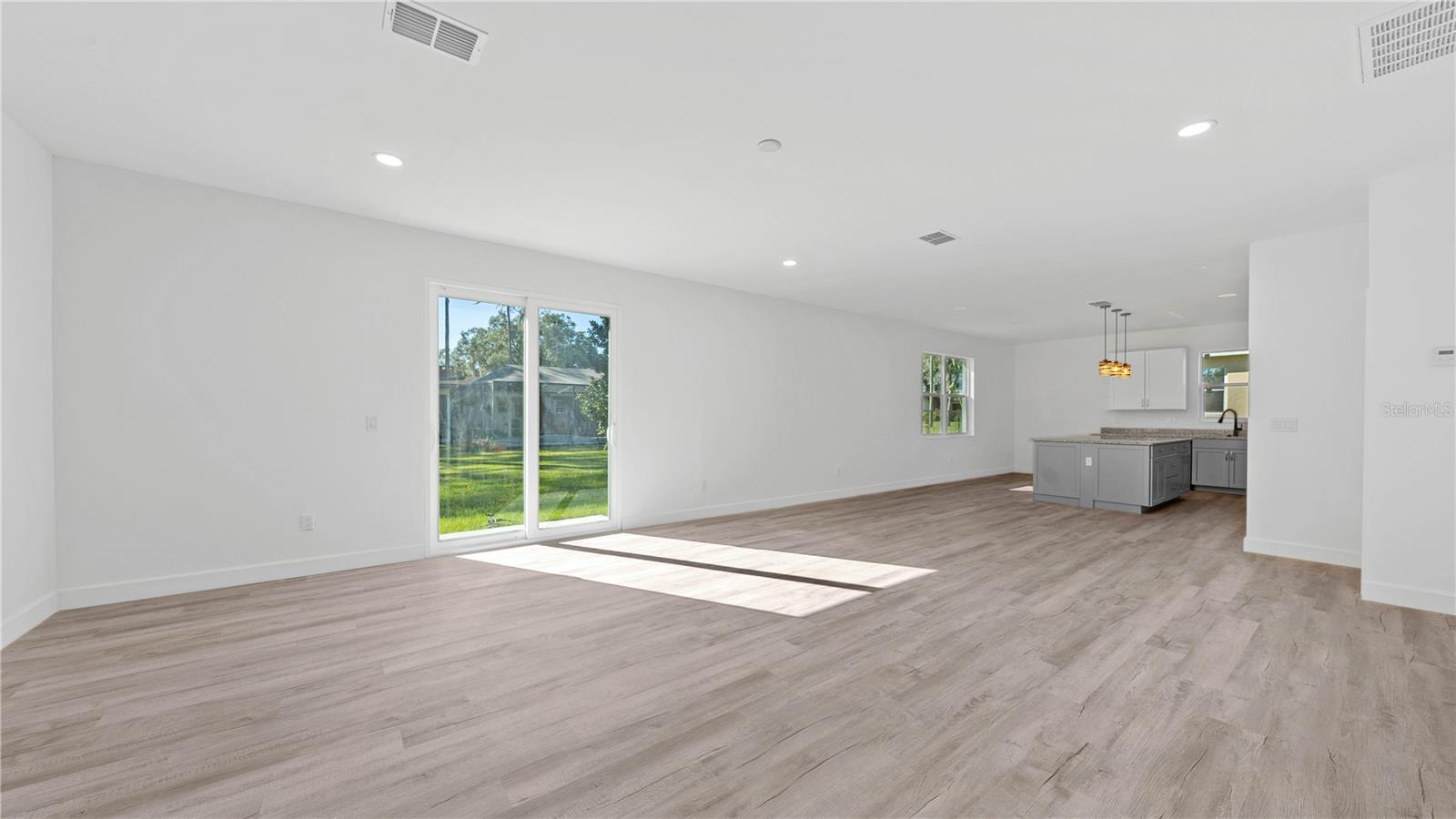 Image 25 of 41 For 703 Fox Gate Court