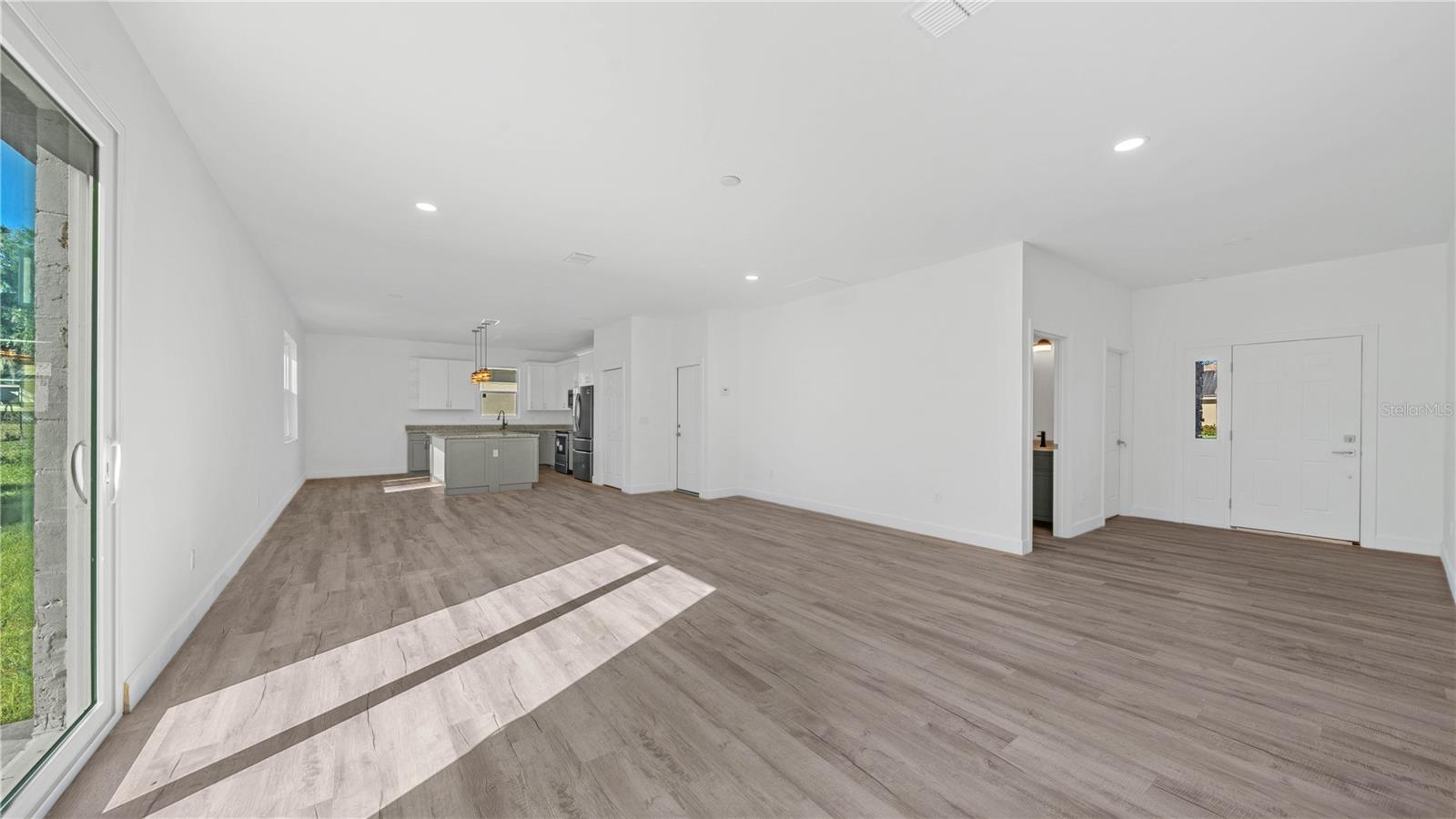 Image 26 of 41 For 703 Fox Gate Court