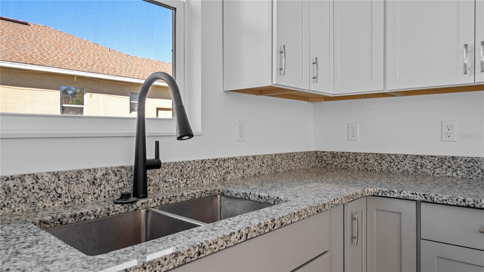 Image 28 of 41 For 703 Fox Gate Court