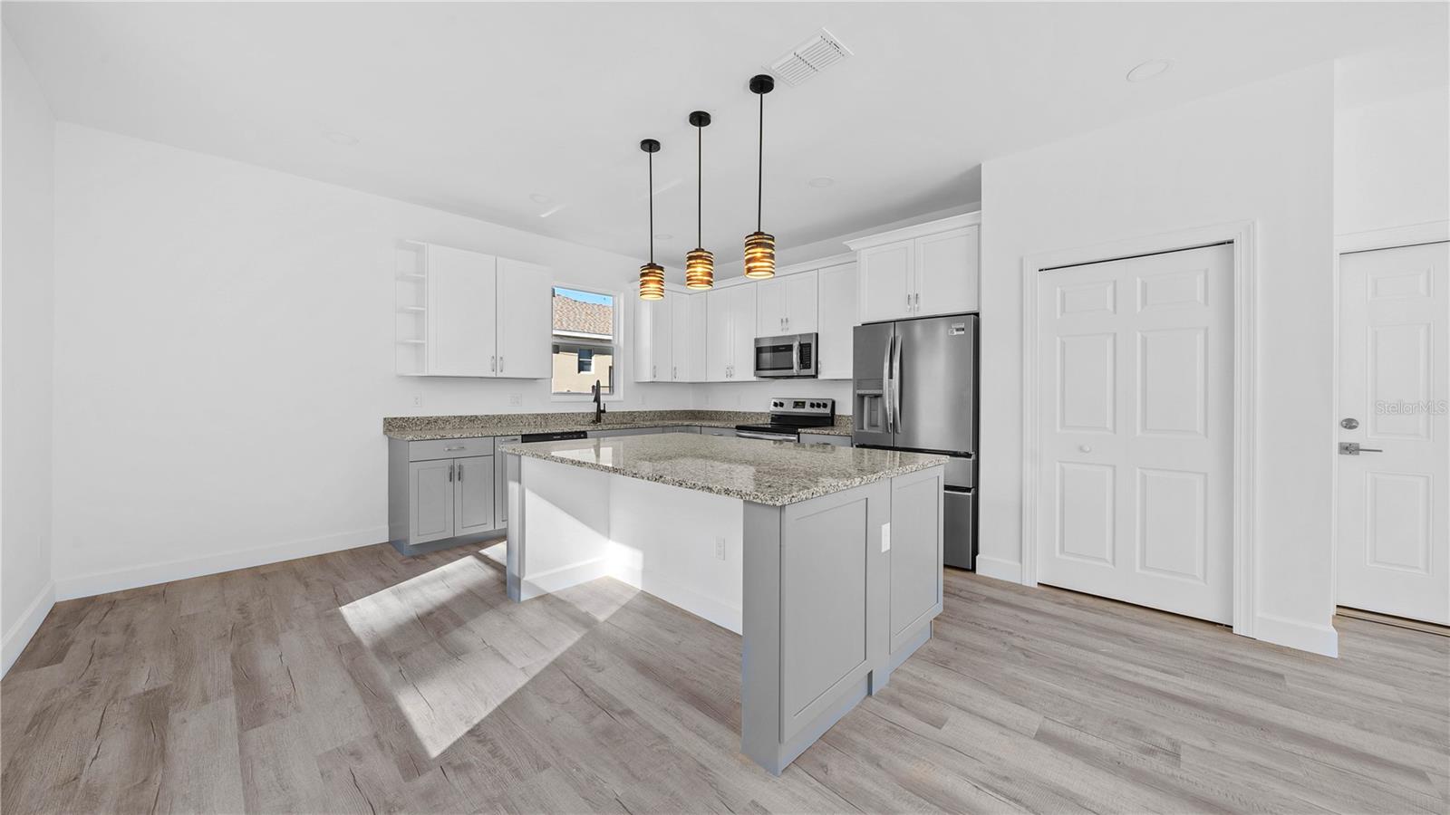 Image 5 of 41 For 703 Fox Gate Court