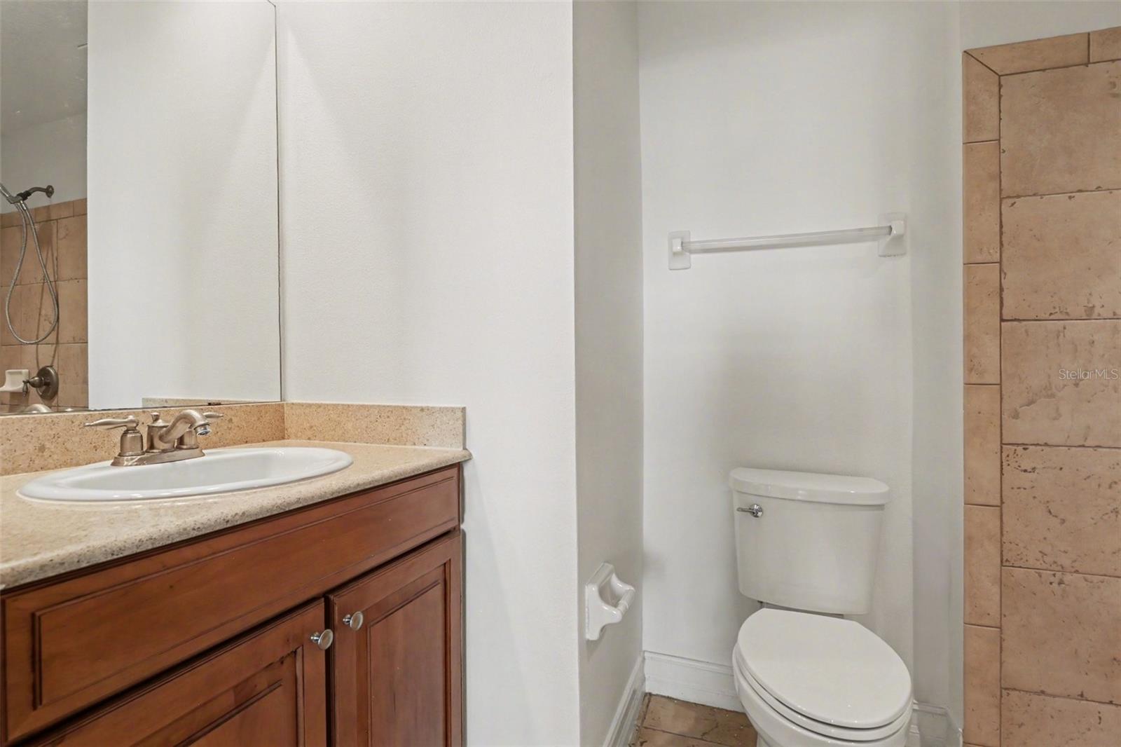 Listing photo id 14 for 3621 Messina Drive