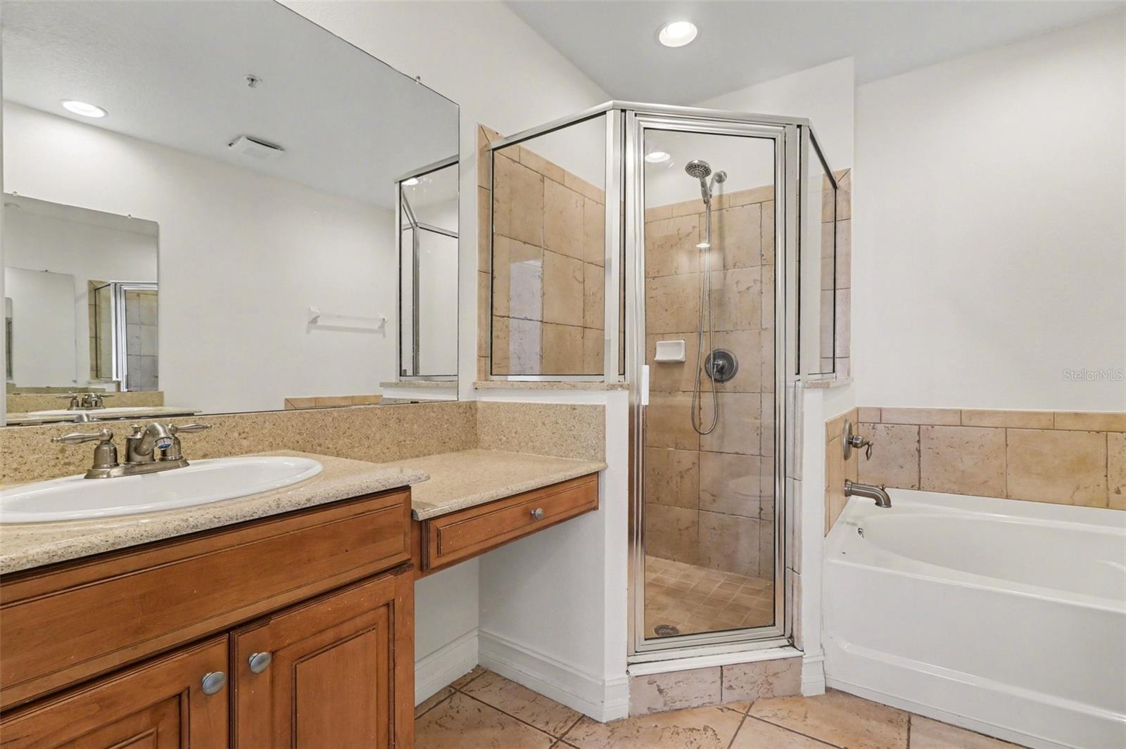 Listing photo id 23 for 3621 Messina Drive