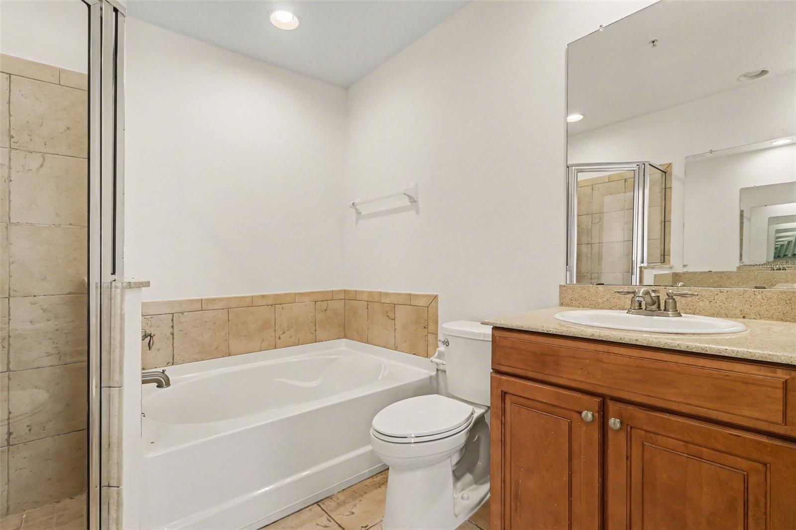 Listing photo id 24 for 3621 Messina Drive