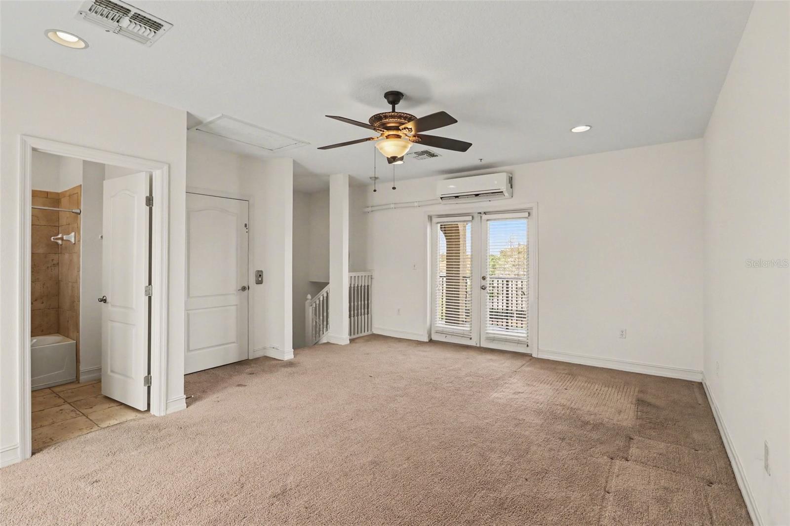 Listing photo id 25 for 3621 Messina Drive