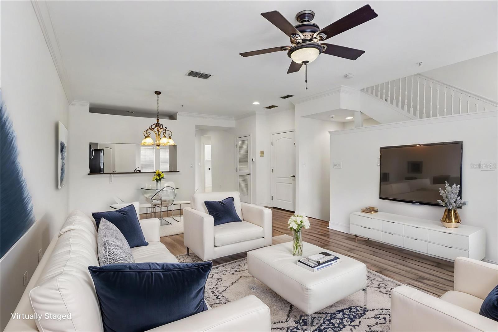 Listing photo id 1 for 3621 Messina Drive