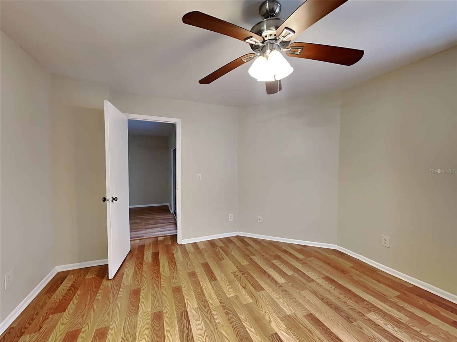 Image 5 of 15 For 490 Pin Oak Place 208