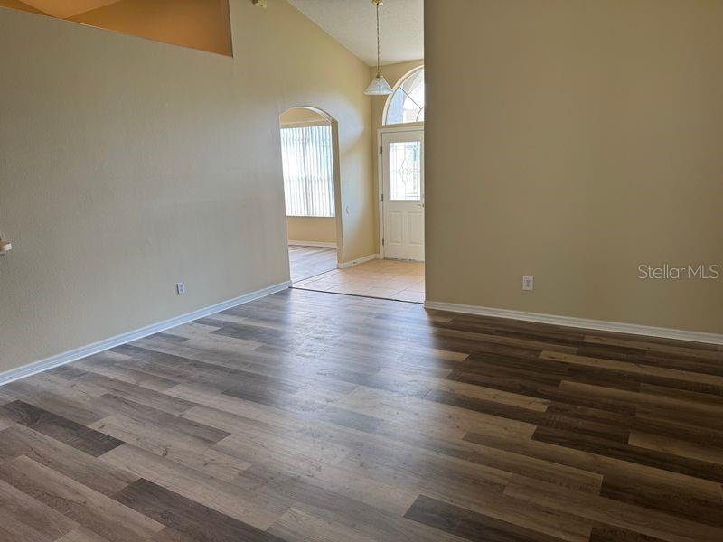 Image 11 of 22 For 839 Princeton Drive